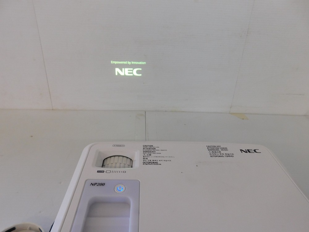 ^^ NEC MODEL NP200 PROJECTOR - NO REMOTE (SSP78)