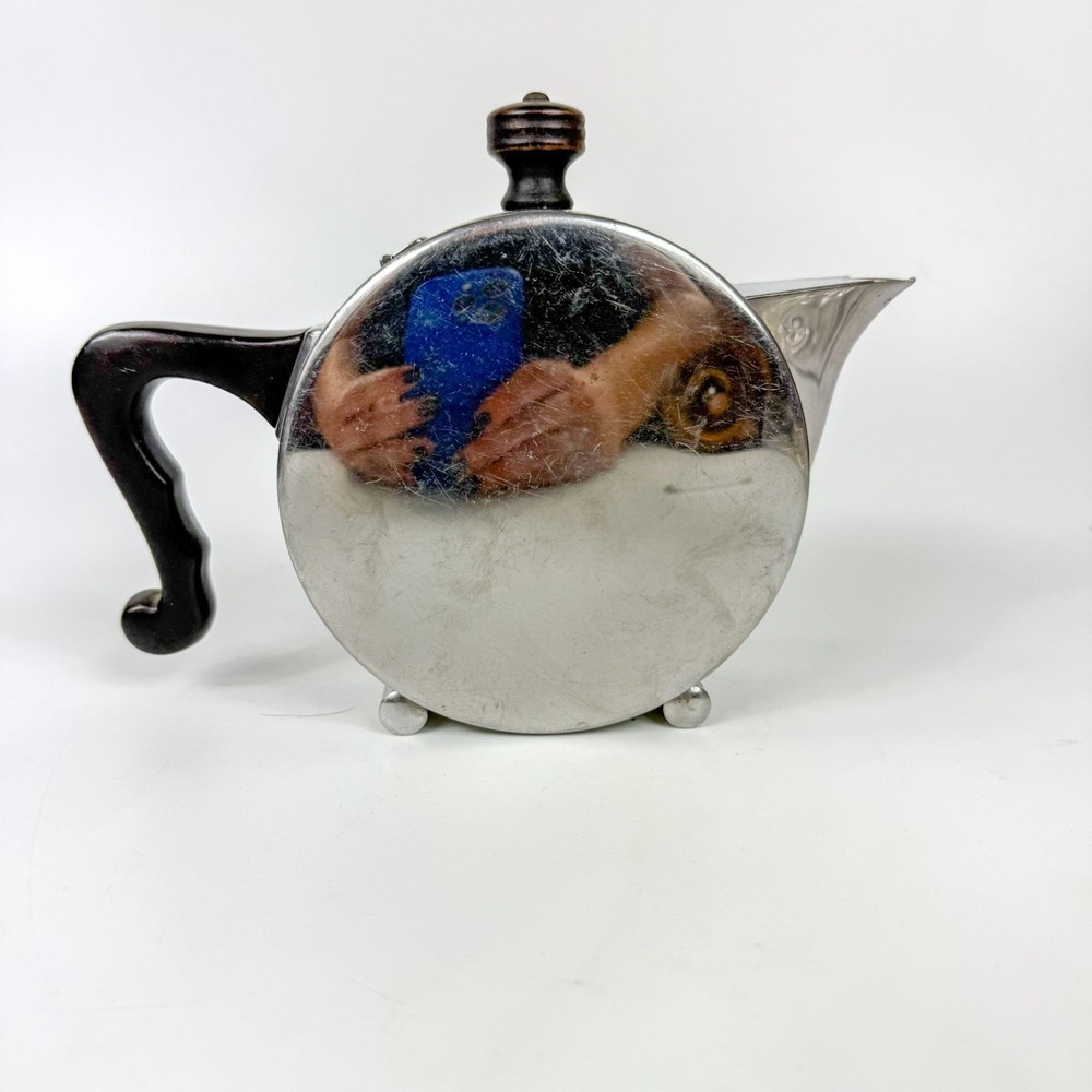 Vintage Art Deco Englishtown 5th Avenue Silver Plated Teapot Bakelite Handle