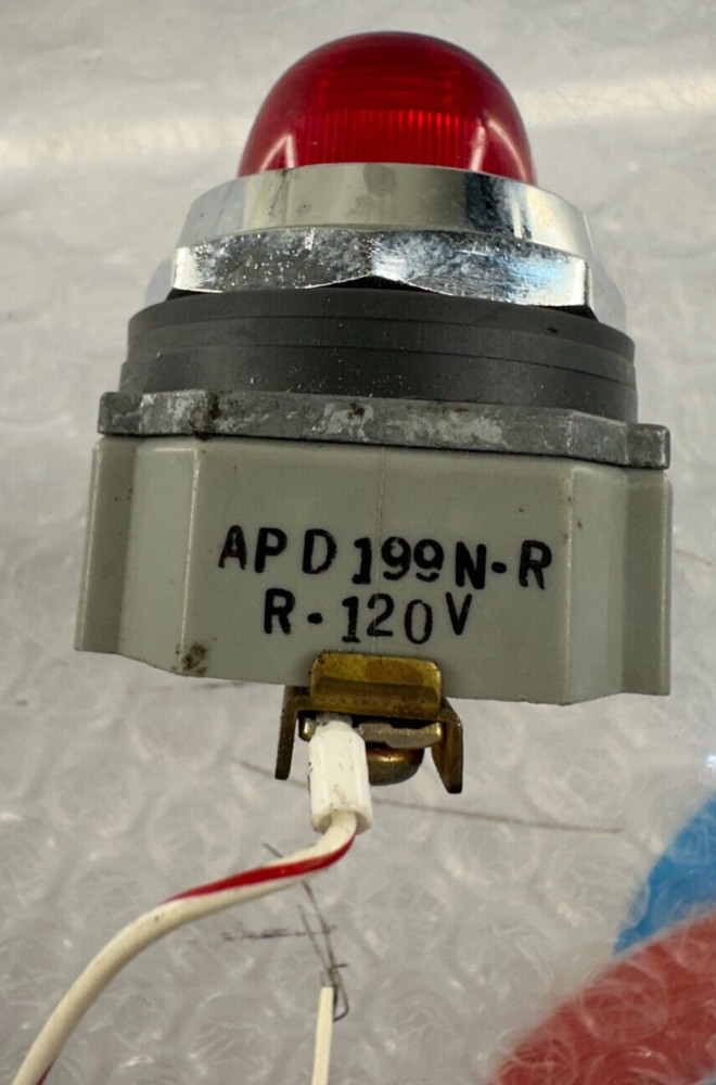 IDEC APD199N-R-120V Red Indicator Pilot Light