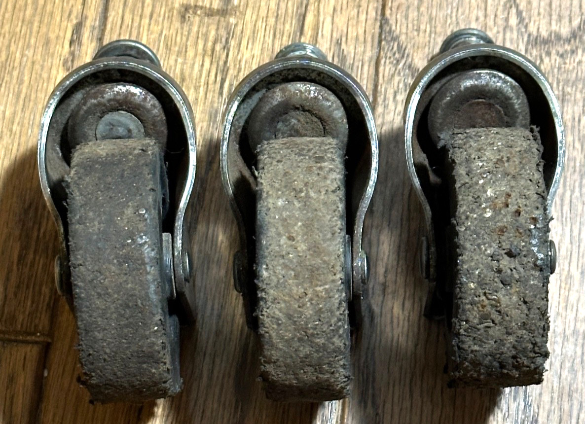 🇺🇸 Snap On Tools OEM Replacement Creeper Caster Wheel Set Lot 2-1/2" Black