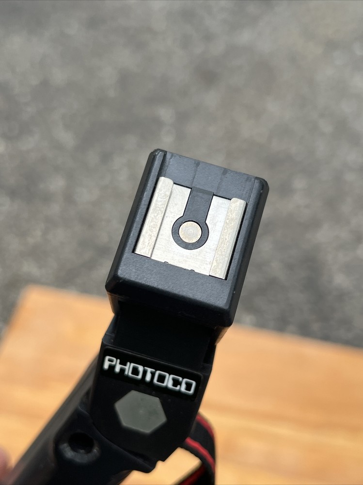 PhotoCo Quick Flip Professional Camera And Flash Bracket Made In Germany