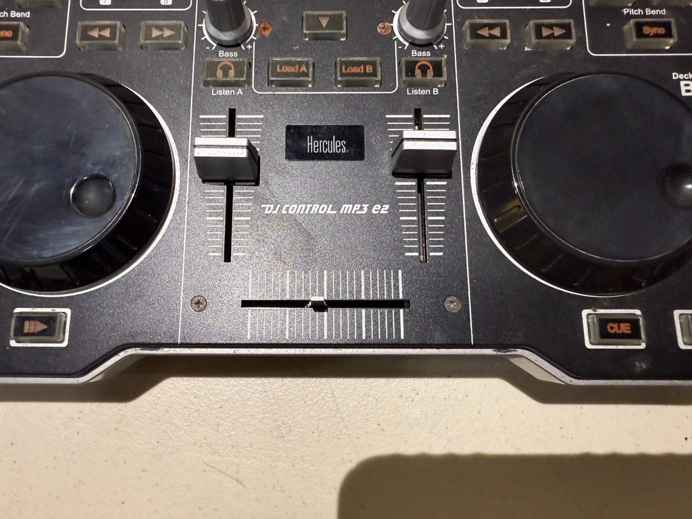 Hercules DJ Control MP3 E2 DJ USB Powered Controller - Tested Works