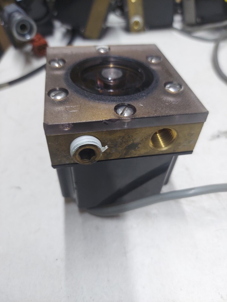 PROTEUS FLUID FLOW SWITCH 0100B24 4PC AVAILABLE MAKE OFFER B1 + B2