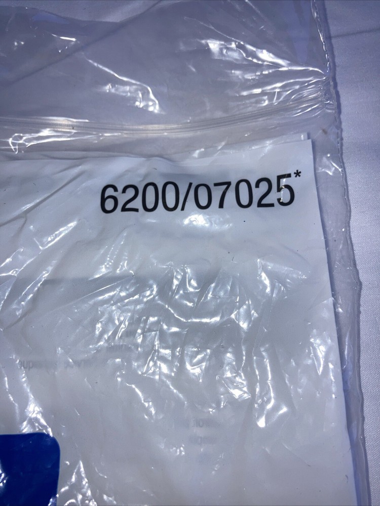 3M Half Facepiece Reusable Respirator 6200/07025 medium.