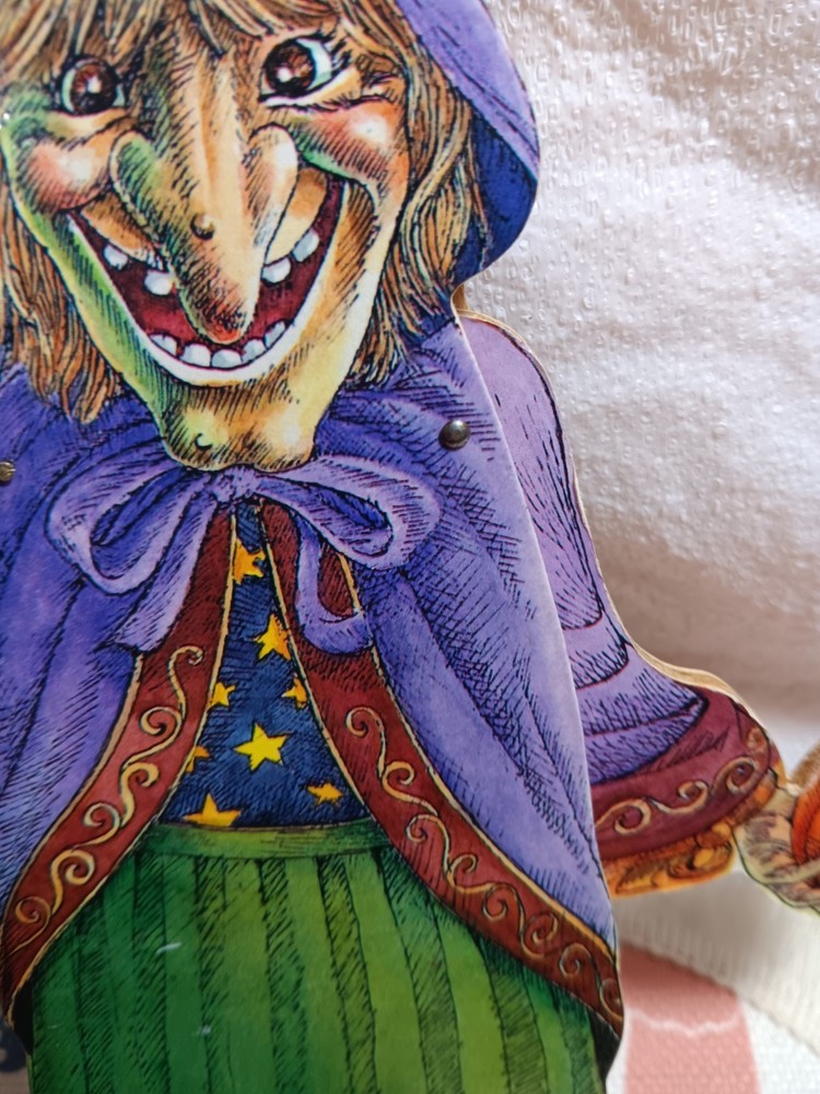 Vintage Fortune Teller Witch Pull Puppet!!