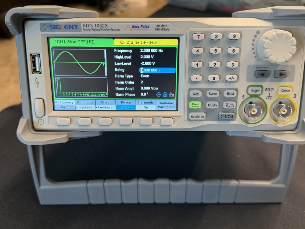 Siglent SDG1032X Arbitrary Waveform Function Generator - NEW condition