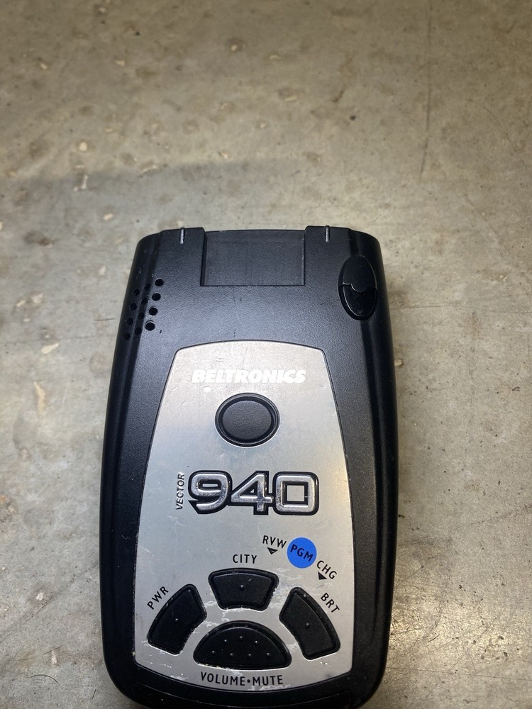 Beltronics Vector 940 Radar Detector- with cord