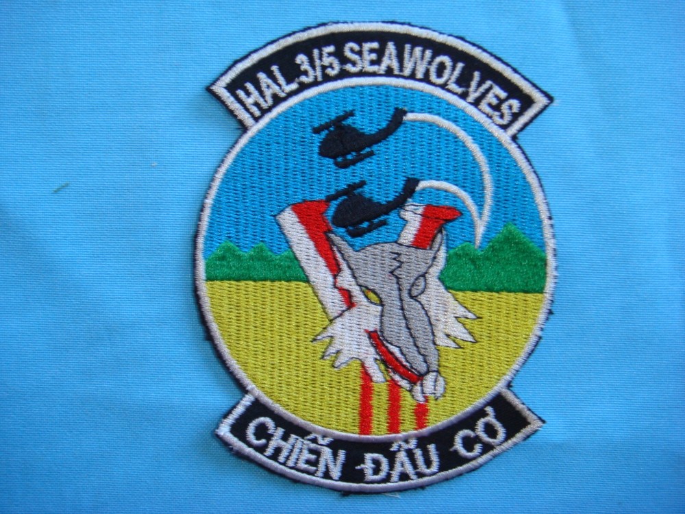 VIETNAM WAR PATCH, US NAVY HAL 3/5 ATTACK FIGHTER SQUADRON SEAWOLVES