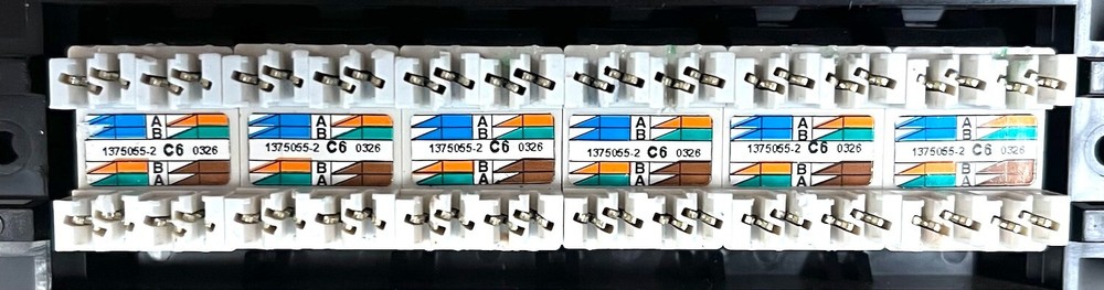 AMP Netconnect 19", 24 Port, CAT 6 Patch Panel *Used* 1375014-1