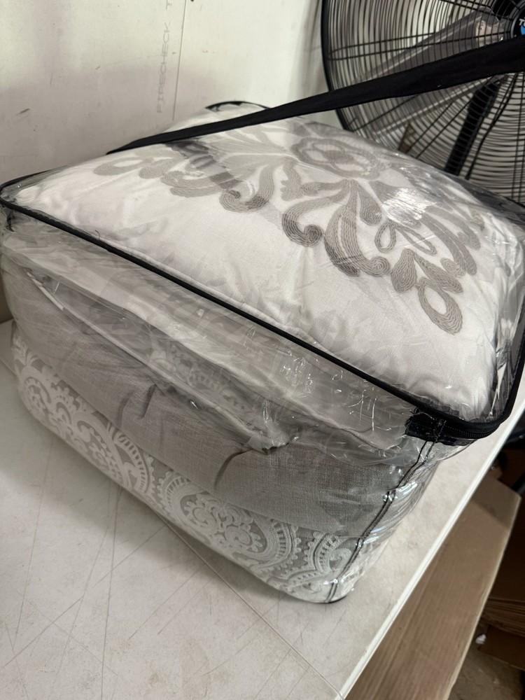 Madison Park Comforter Set, Queen