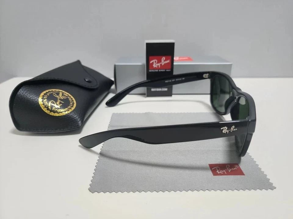 Ray-Ban 2140 Sunglasses Black frame with 50mm green lenses Unisex