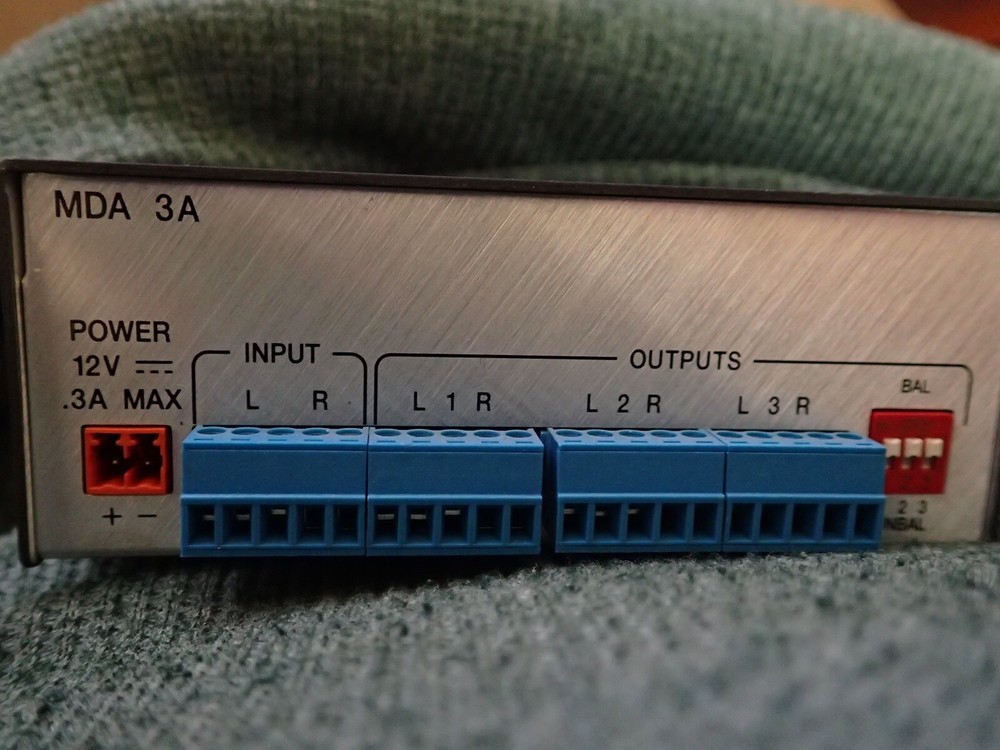 Extron Electronics - Distribution Amplifier - Model MDA 3A