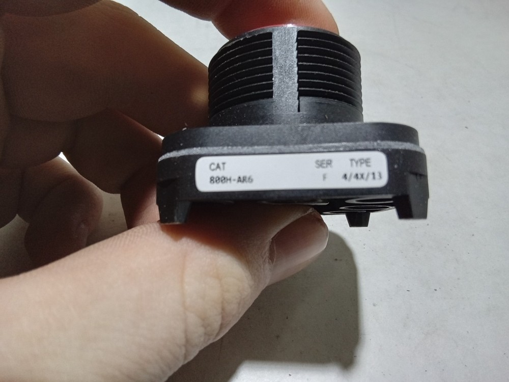ALLEN BRADLEY 800H-AR6 PUSHBUTTON (M13A1)