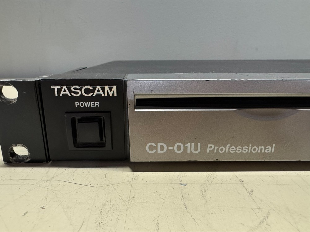 Tascam CD-01U PRO Rackspace CD Player