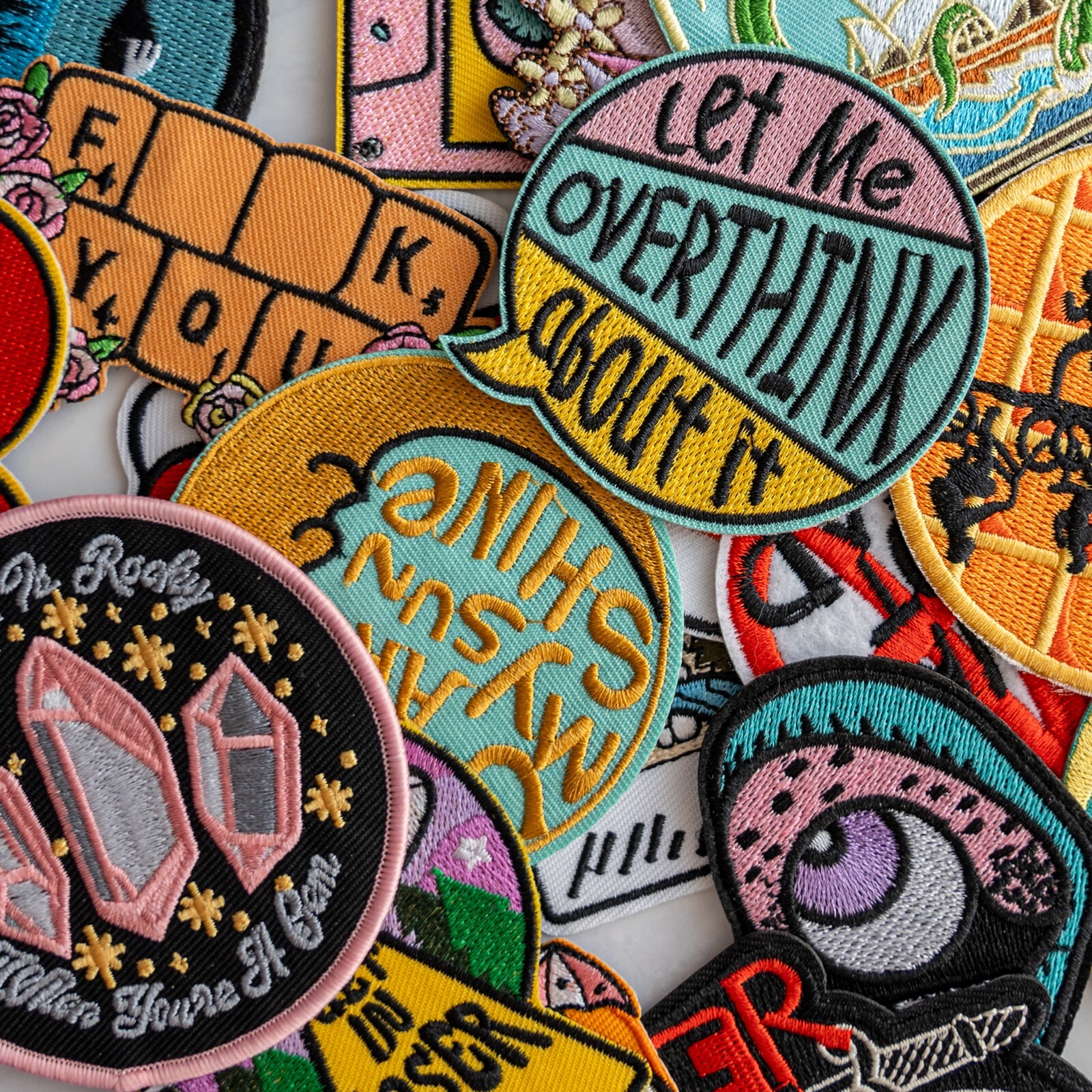 25pcs/lot Random Mix High quality Iron on Patches Fashion Embroidered USA