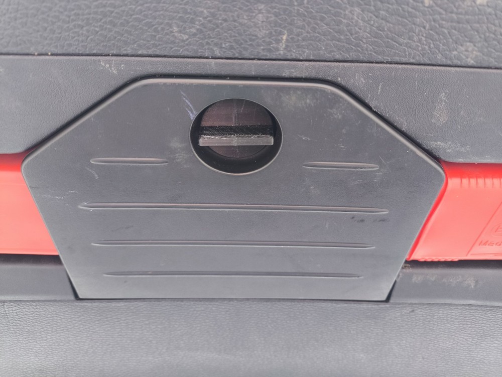 Bracket Turn Knob for Warning Triangle Comp Lock Passat B6 / B7 (3C) Variant