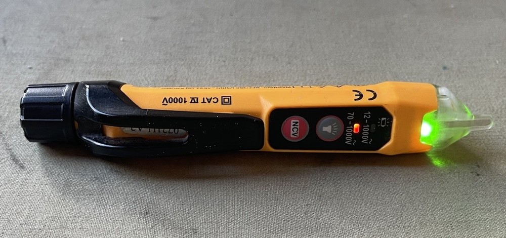 Klein Tools NCVT-3P Dual Range Voltage Tester With Flashlight Tested Works
