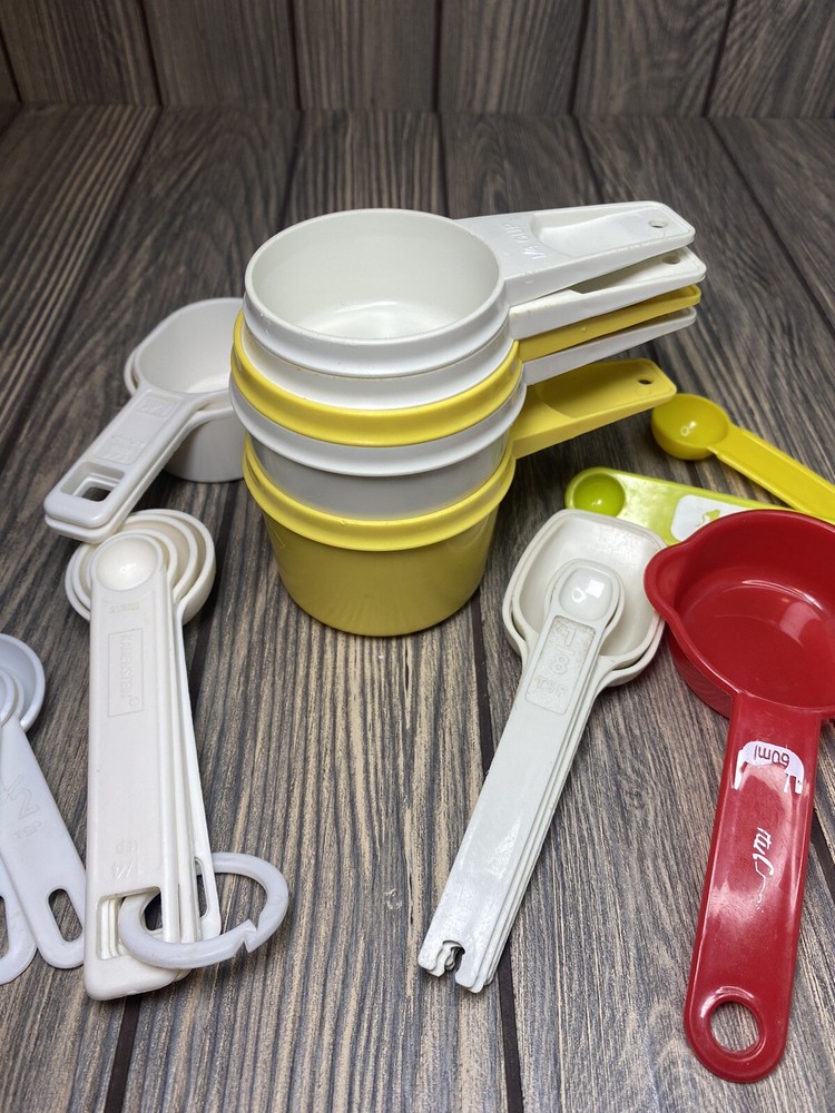 Vintage Tupperware Measuring Cups Set & Measuring Spoons Set Retro 21 Pc.