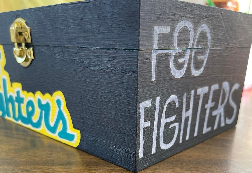 Foo Fighters Ultimate Fan And Memorabilia Keepsake Box