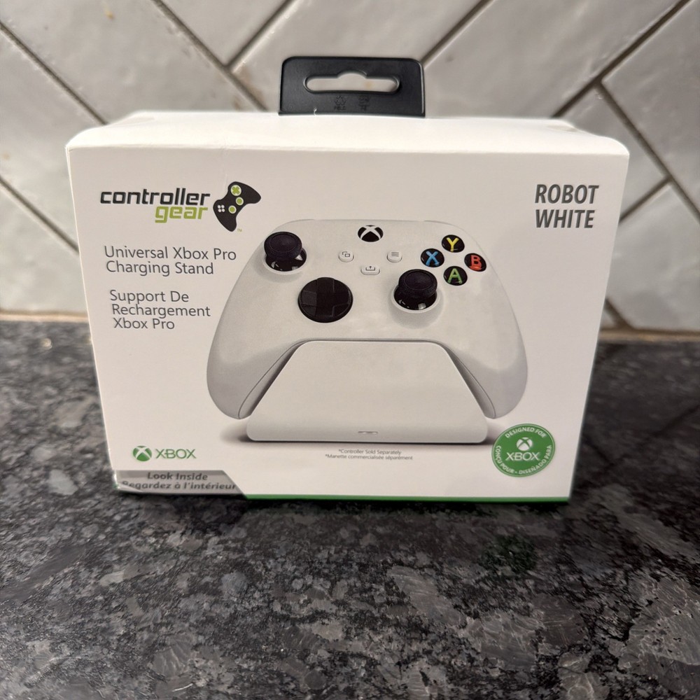 Controller Gear - Universal Xbox Pro Charging Stand - Robot White NEW