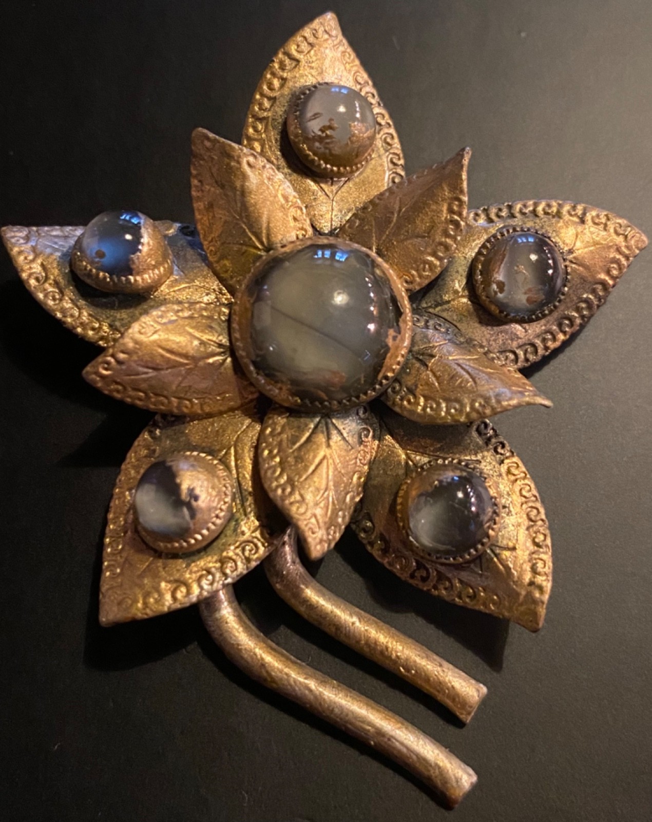 VTG Antique Gold Tone Layered Floral Brooch Gray Glass Cabochon Leaf Flower Pin