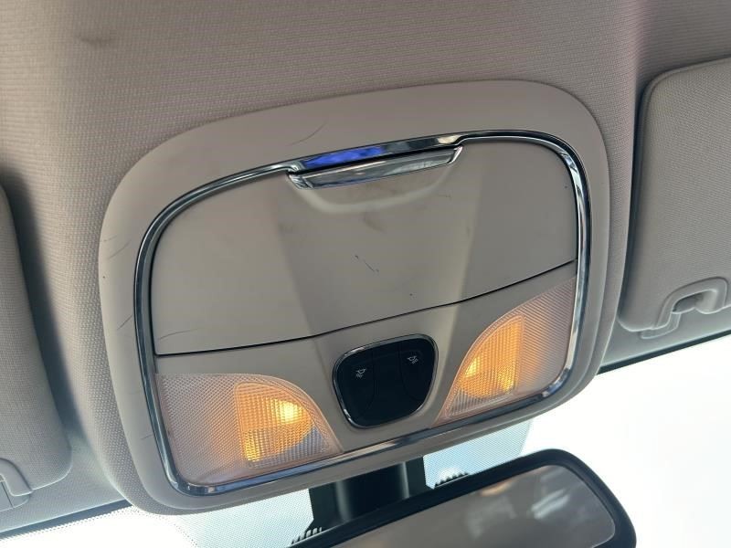 CHEROKEE 2016 Fuse Box Cabin 104581570