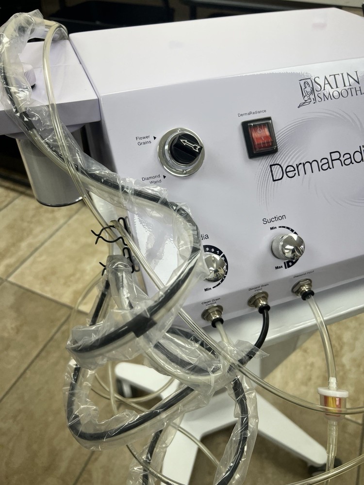 Satin Smooth DermaRadiance Plus Diamond Wand Multi-Function Facial Machine White