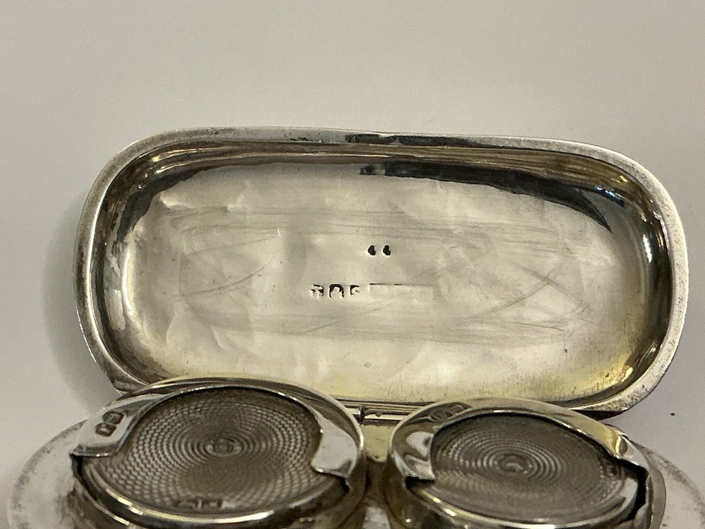 Beautiful Solid Silver Double Sovereign Case by E J Trevitt & Sons Chester 1912