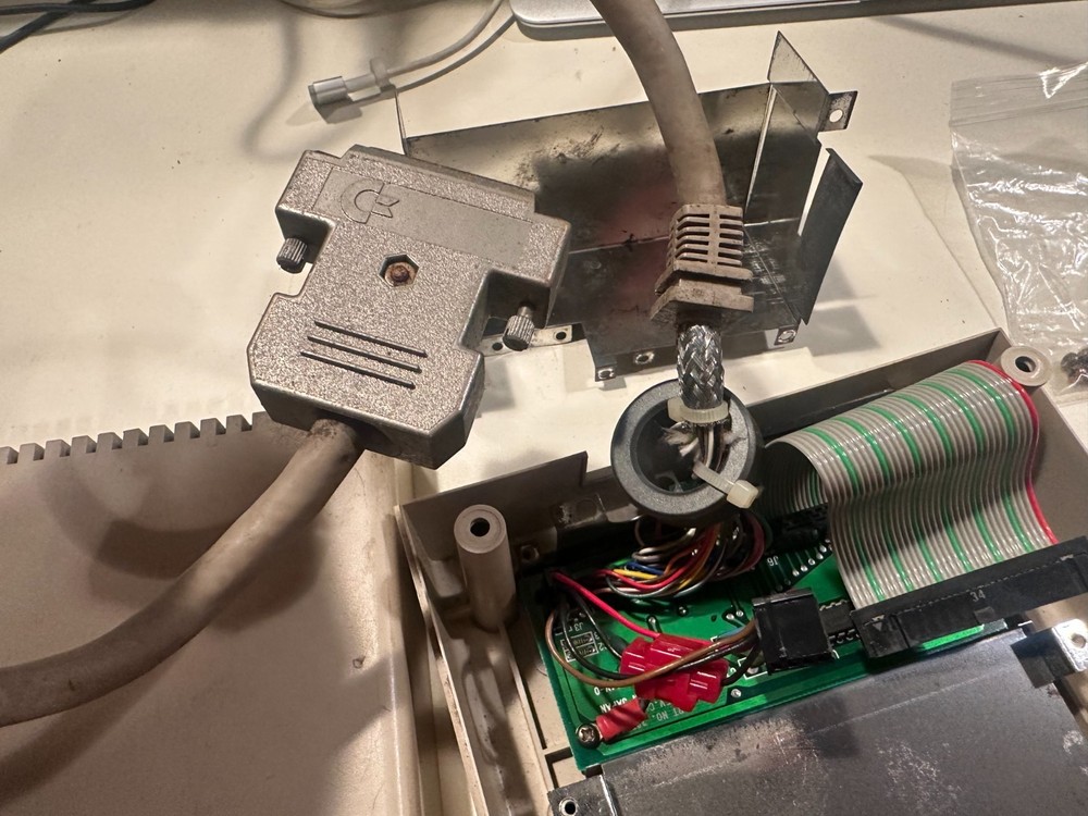 Commodore Amiga 1010 External Floppy Drive Enclosure CASING ONLY READ