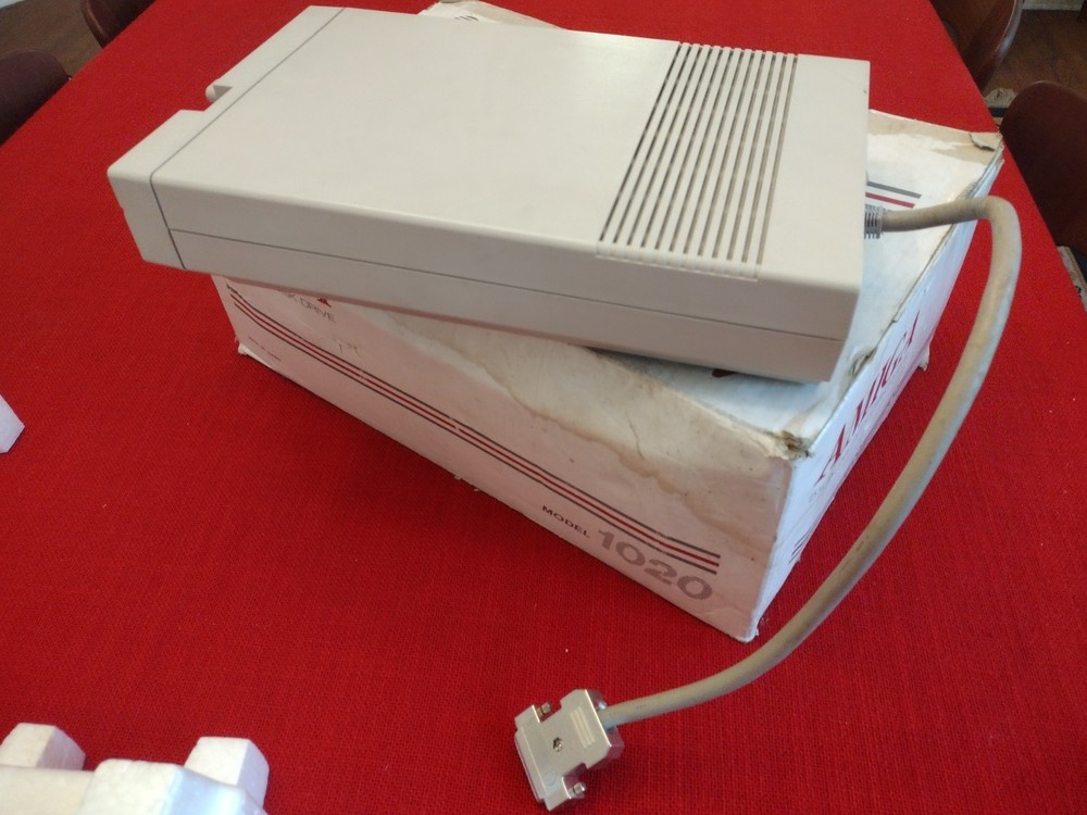 1020 External 5.25" Floppy Disk Drive For Commodore Amiga Collector