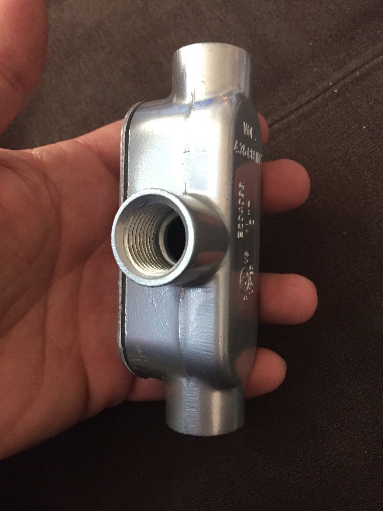 *NEW Style 3/4'' E204093 T Conduit Body