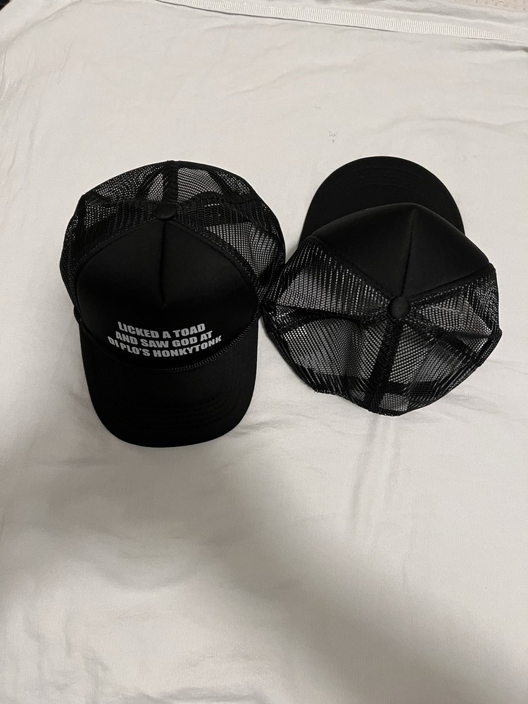 Dipoles Hats