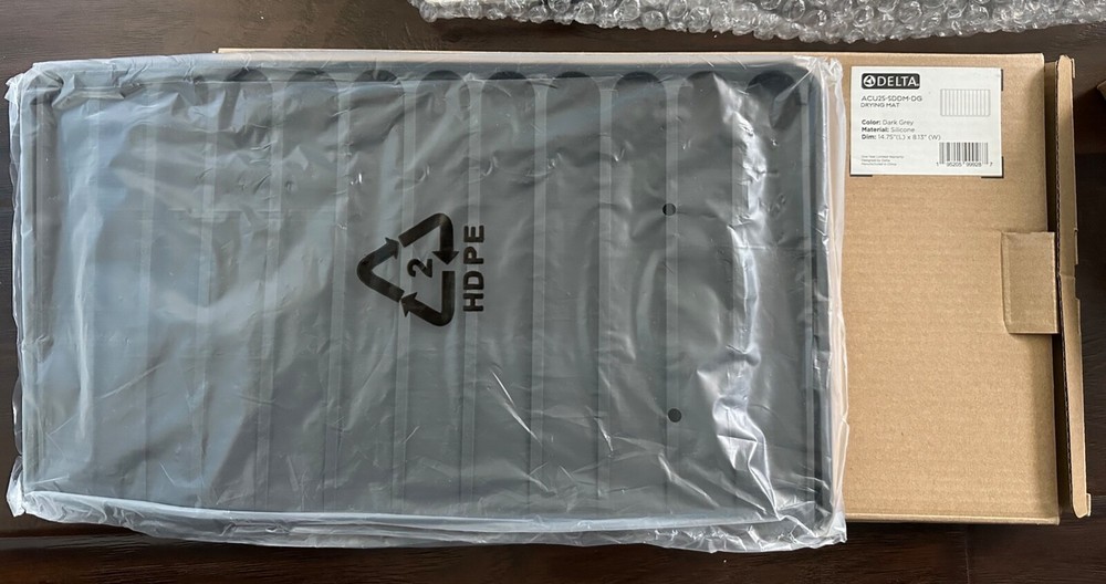 Delta Kitchen Sink Grid + Drying Mat + Sink Strainer