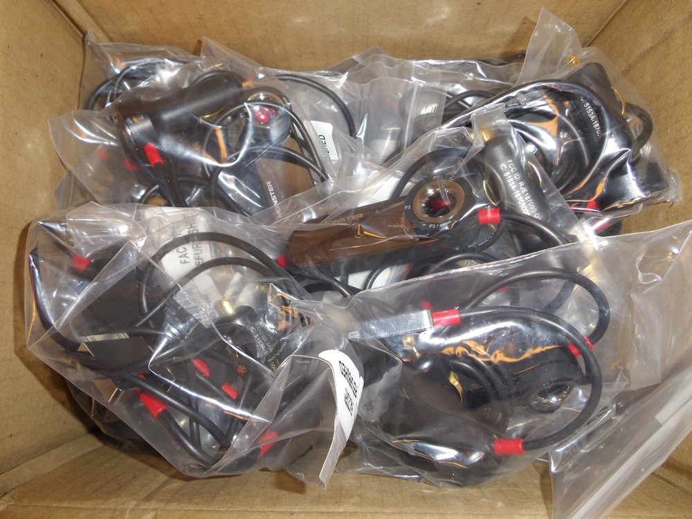 30pcs of Monster iCarPlay 800 FM Transmitter iPod 30 pin iPad Iphone