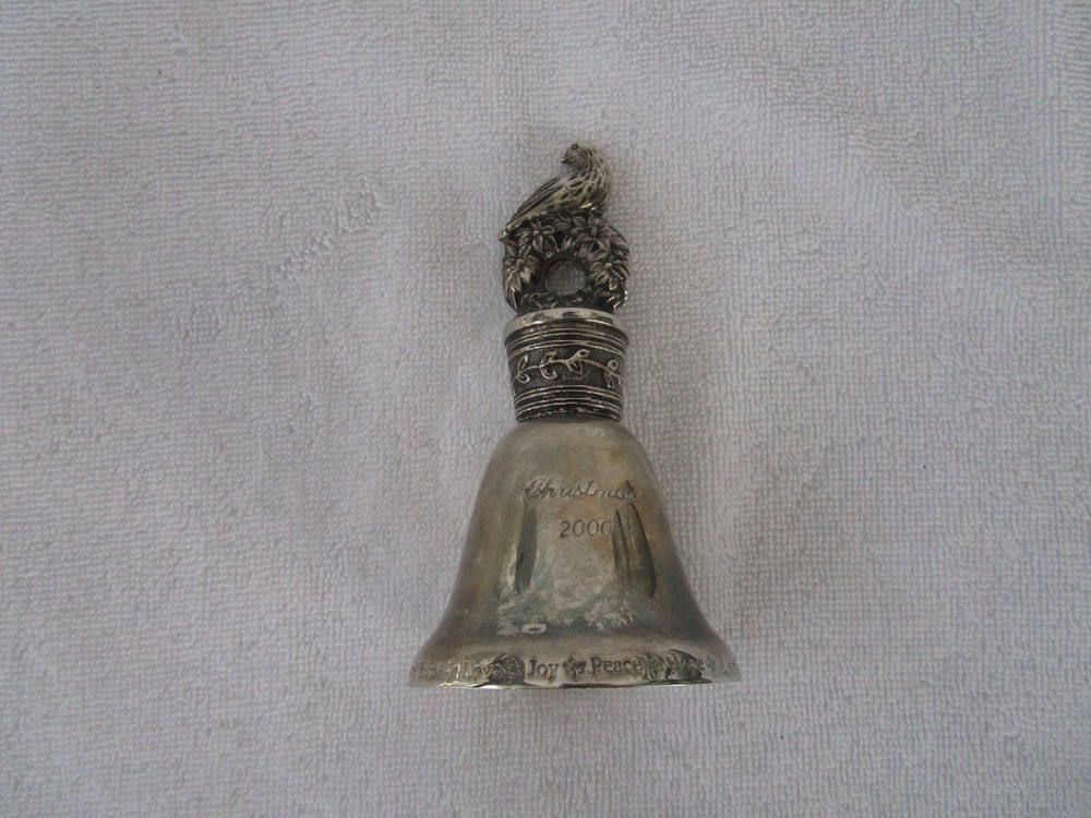 2000 Silverplated [Dove on Wreath] Christmas Bell ~NICE!!!