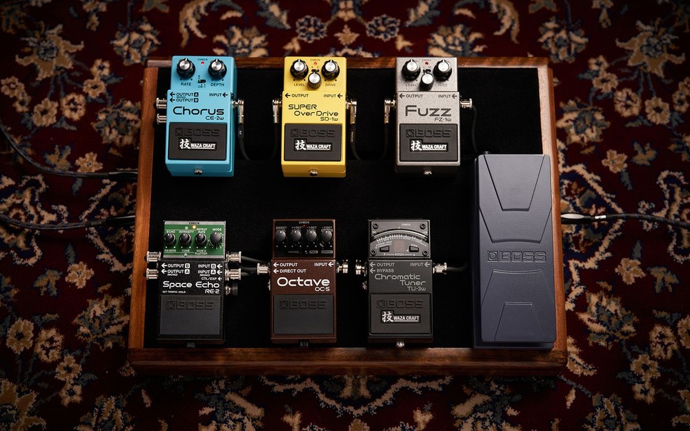 Boss RE-2 The Authentic Space Echo Experience in a Compact Effect Pedal