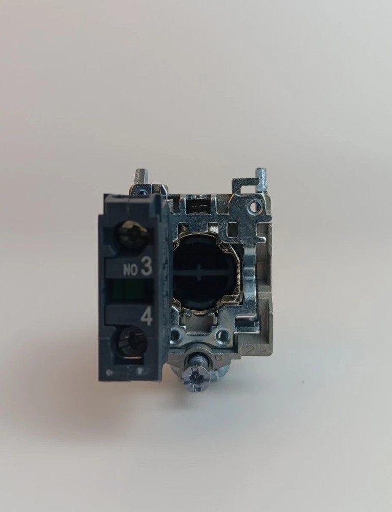 Schneider Harmony 22mm GREEN push button XB4BA31