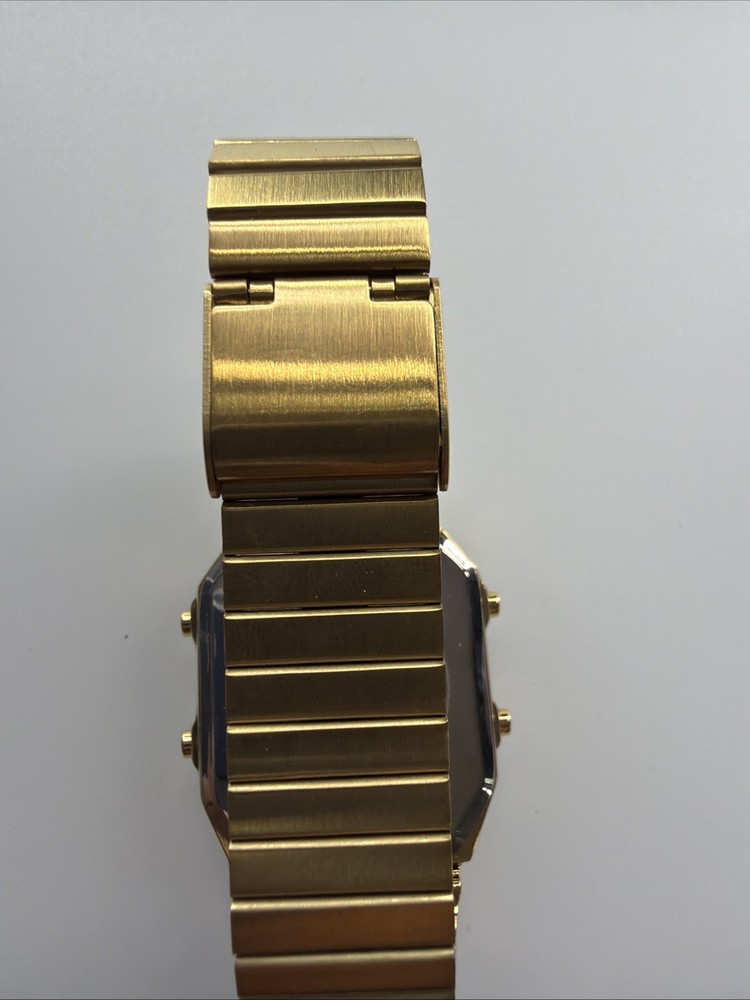 Multifunctional Watch with Temperature Display