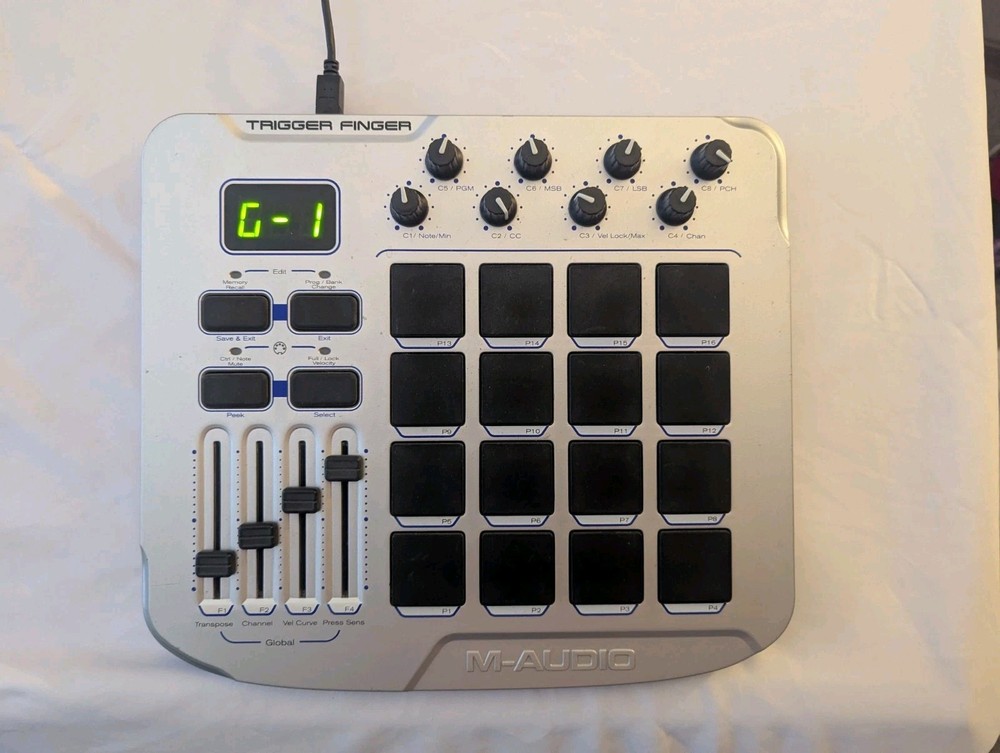 M-audio Triggered Finger (USB Knobs And Levels Work, 15/16 Pads Functional)