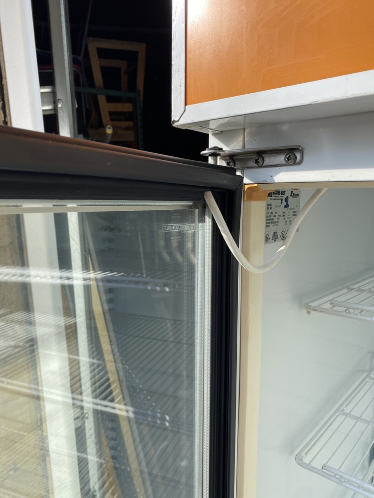 Master Bilt 2 Dr. Display Freezer, 1 Ph. 220v, Guaranteed!