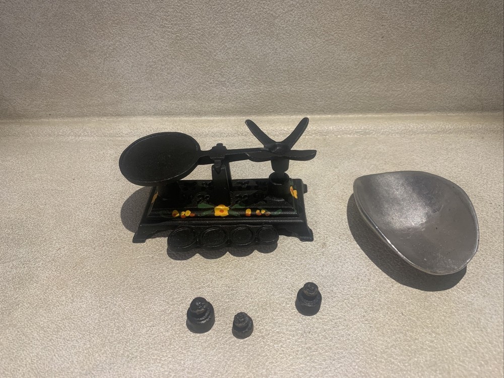 Vintage Mini Cast Iron Scale Weights Detachable Basket