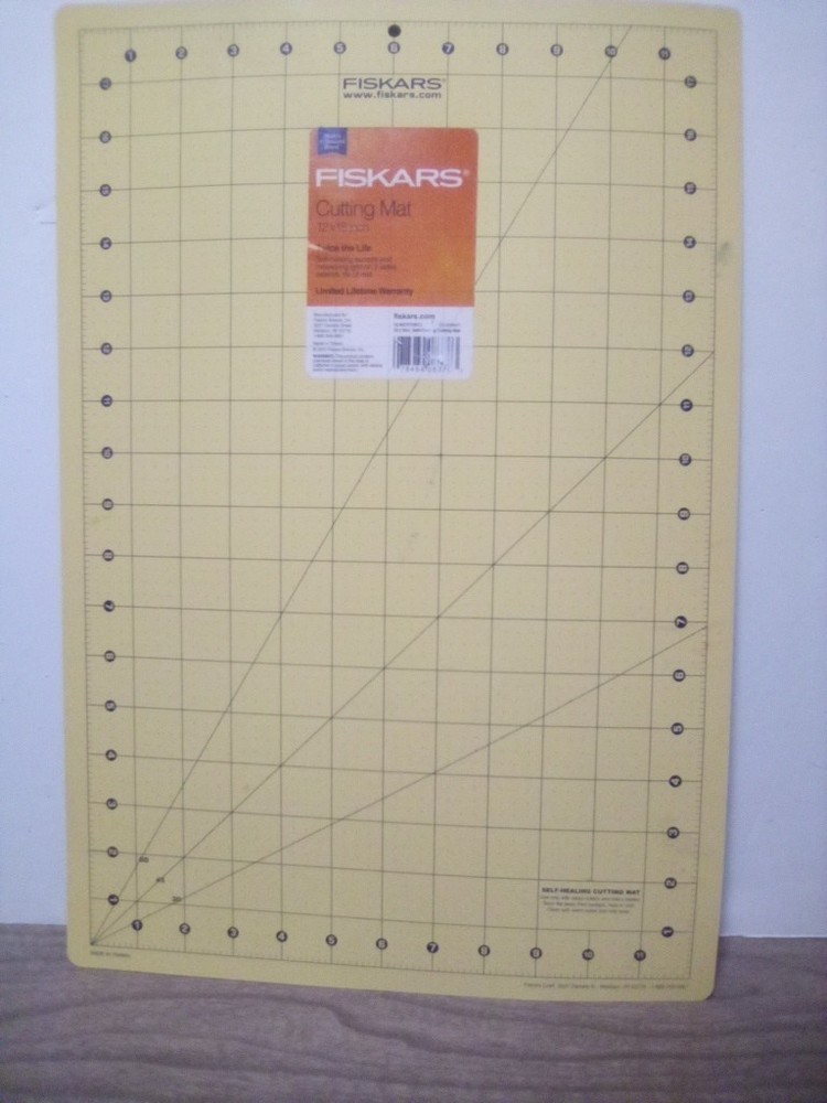 Fiskars Self Healing Cutting Mat 12" by 18"