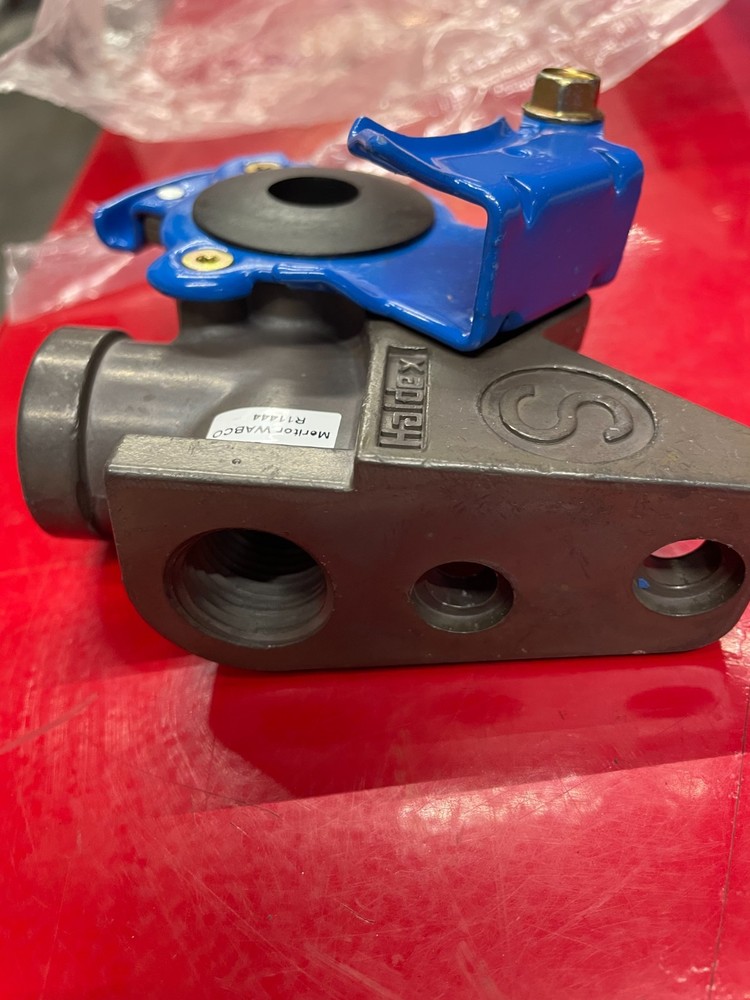 MERITOR R11444 COUPLER,GLADHAND S-10046,