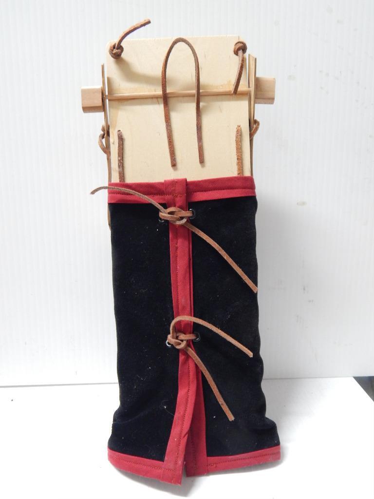 VINTAGE CHIPPEWA / OJIBWE TOY / DOLL SIZED CRADLEBOARD - BEADED + NICE COND