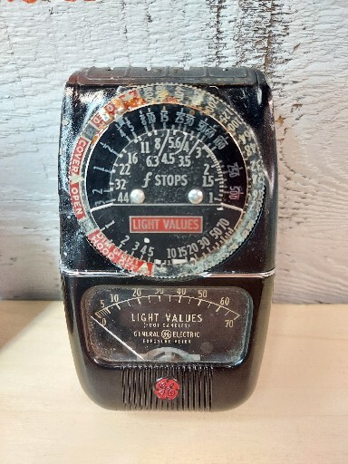 Vintage General Electric GE Exposure Light Meter Type DW-48 With Leather Case