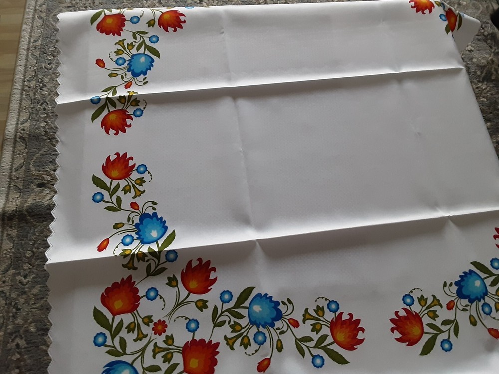 ColouredTablecloth