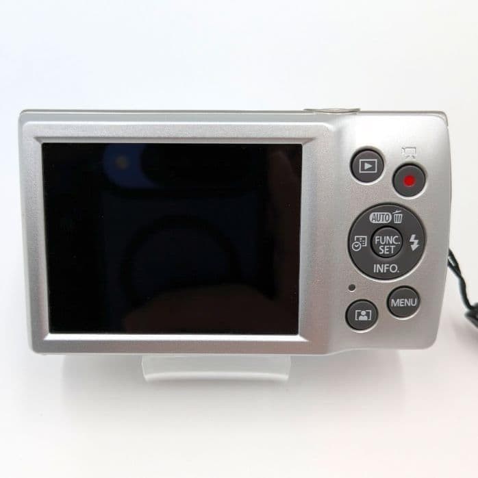 Canon IXY 200 Compact Digital Camera Excellent Condition Silver