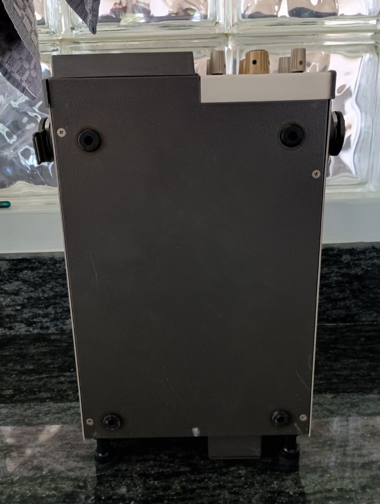 Hitachi V-059B Oscilloscope - Powers Up / Untested - No battery pack