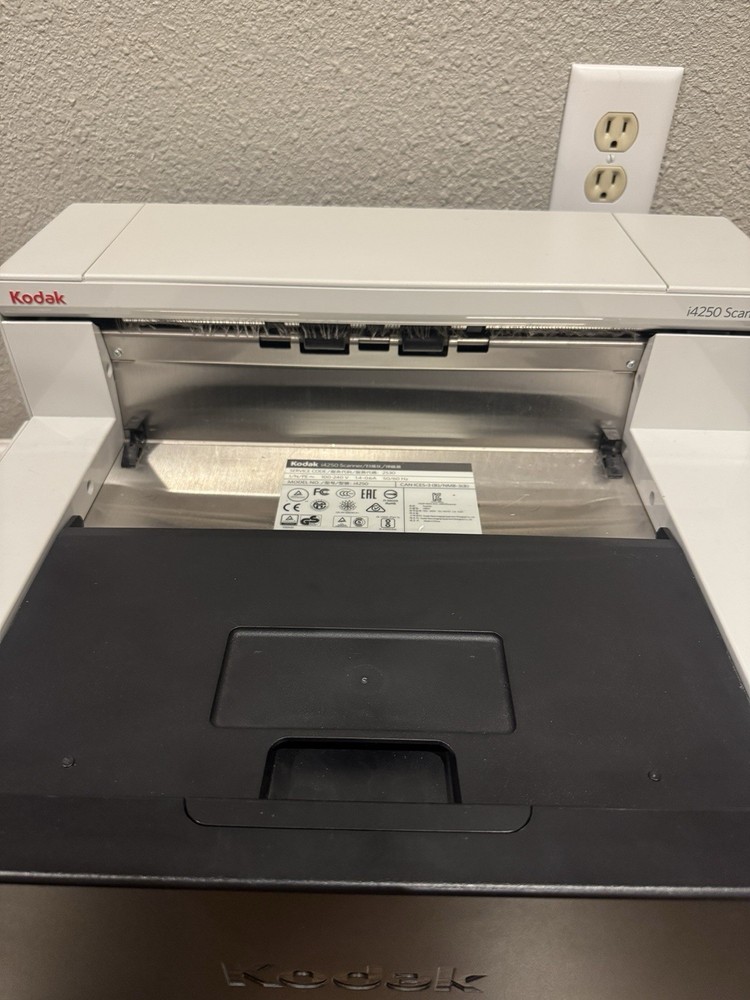 Kodak i4250 Production Document Scanner i4250 - WORKS - Needs Rollers