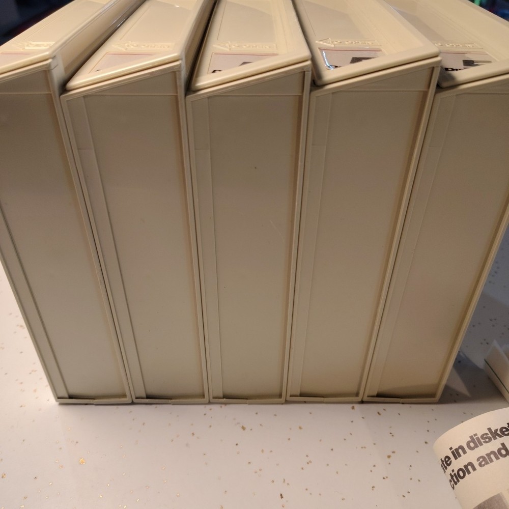 VTG DISKBANK 5 Floppy disk 5.25 Storage Detachable Customizable Case Stackable